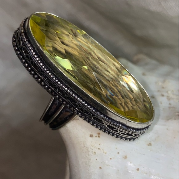 Sparkly Yellow Citrine elongated faceted cut statement Ring - Picture 3 of 9